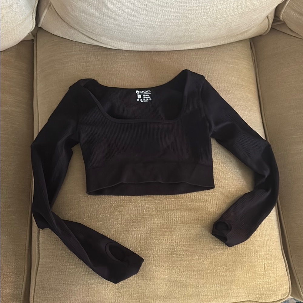 Black Fitted Long Sleeve Crop Top